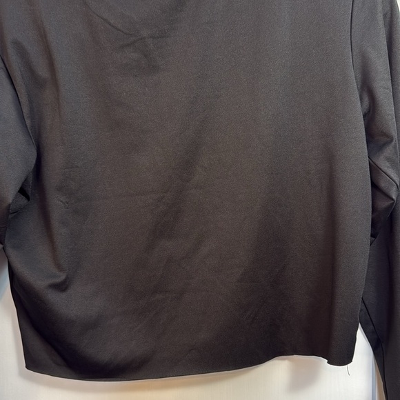 GUESS Black Long Sleeve Cropped Tee with Logo - Picture 4 of 4